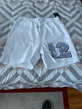 Copper Rivet # 12 White Men’s Shorts size XL